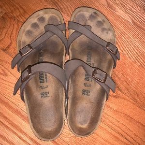 Birkenstock Mayari in Mocha